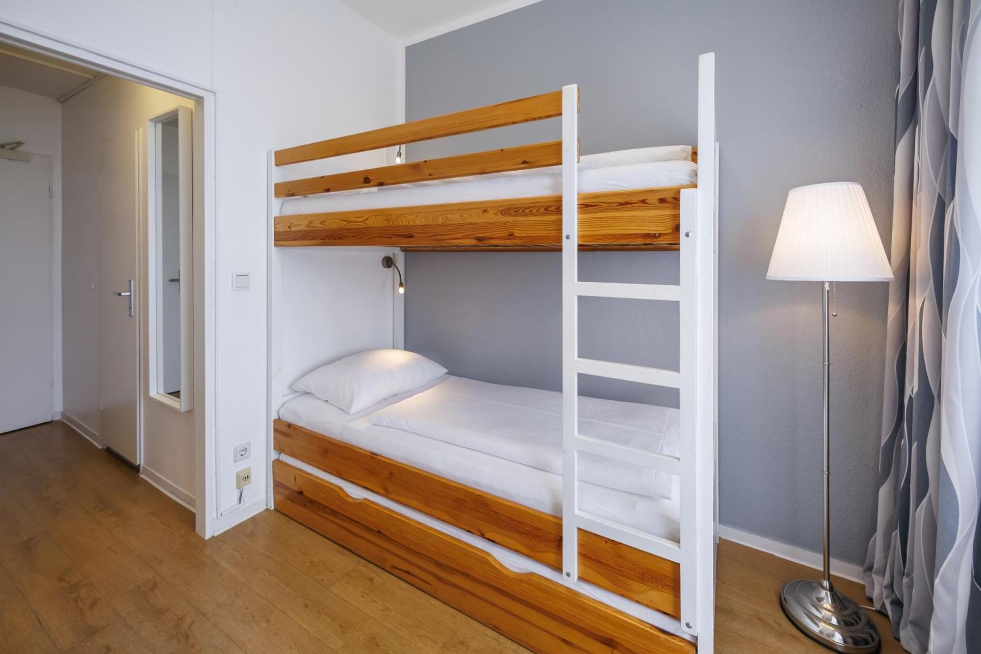 Lützow Hotel 3*